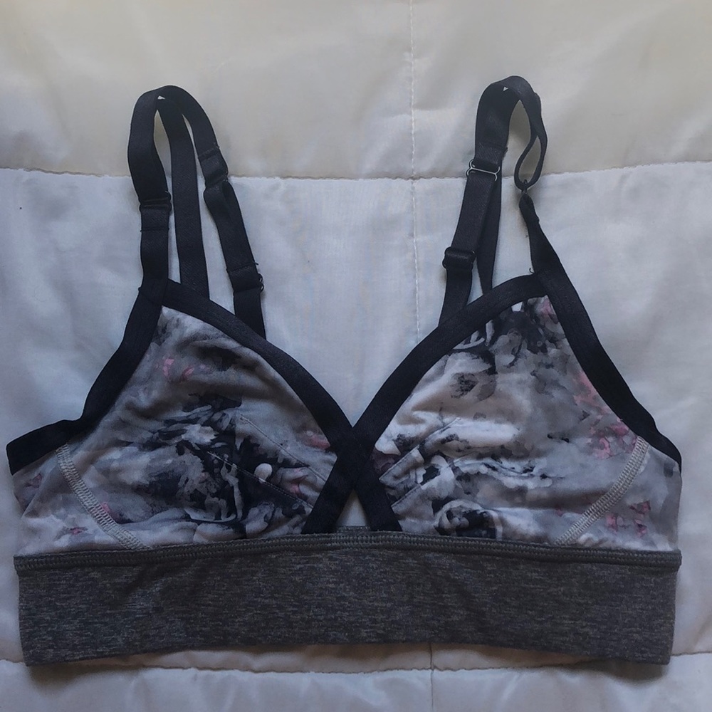 Cut out Lulu lemon sports bra!